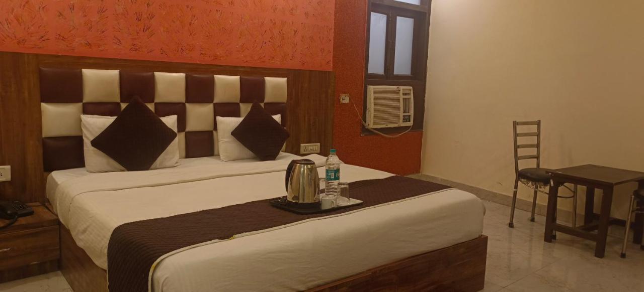 Airport Hotel Prince Palace By Byobhotels New Delhi Exteriör bild