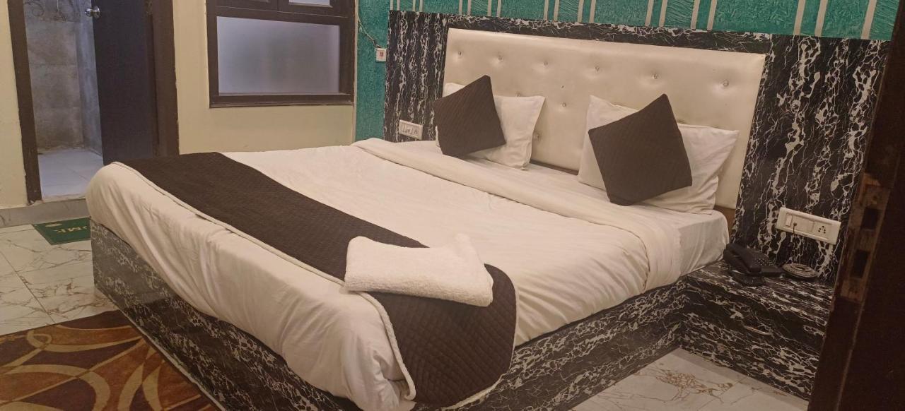 Airport Hotel Prince Palace By Byobhotels New Delhi Exteriör bild