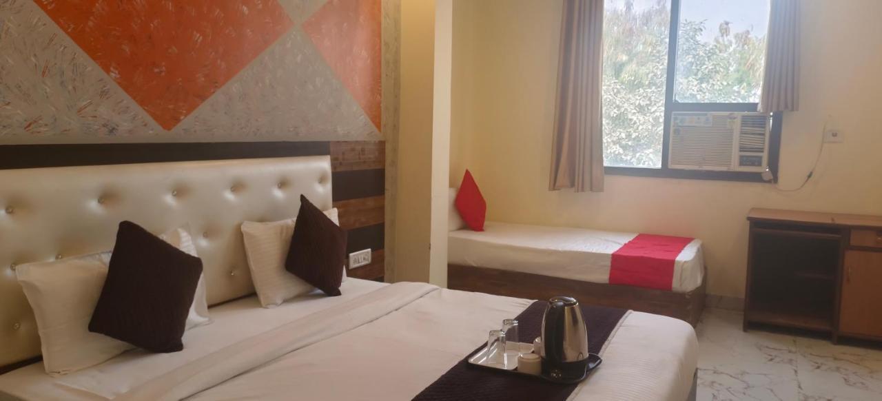 Airport Hotel Prince Palace By Byobhotels New Delhi Exteriör bild