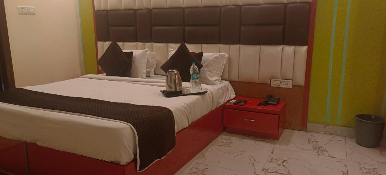 Airport Hotel Prince Palace By Byobhotels New Delhi Exteriör bild