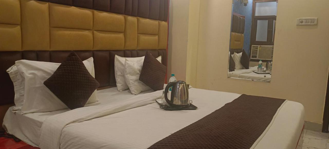 Airport Hotel Prince Palace By Byobhotels New Delhi Exteriör bild