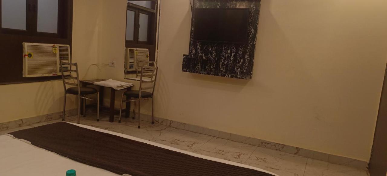 Airport Hotel Prince Palace By Byobhotels New Delhi Exteriör bild