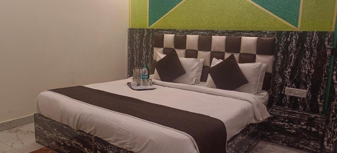Airport Hotel Prince Palace By Byobhotels New Delhi Exteriör bild