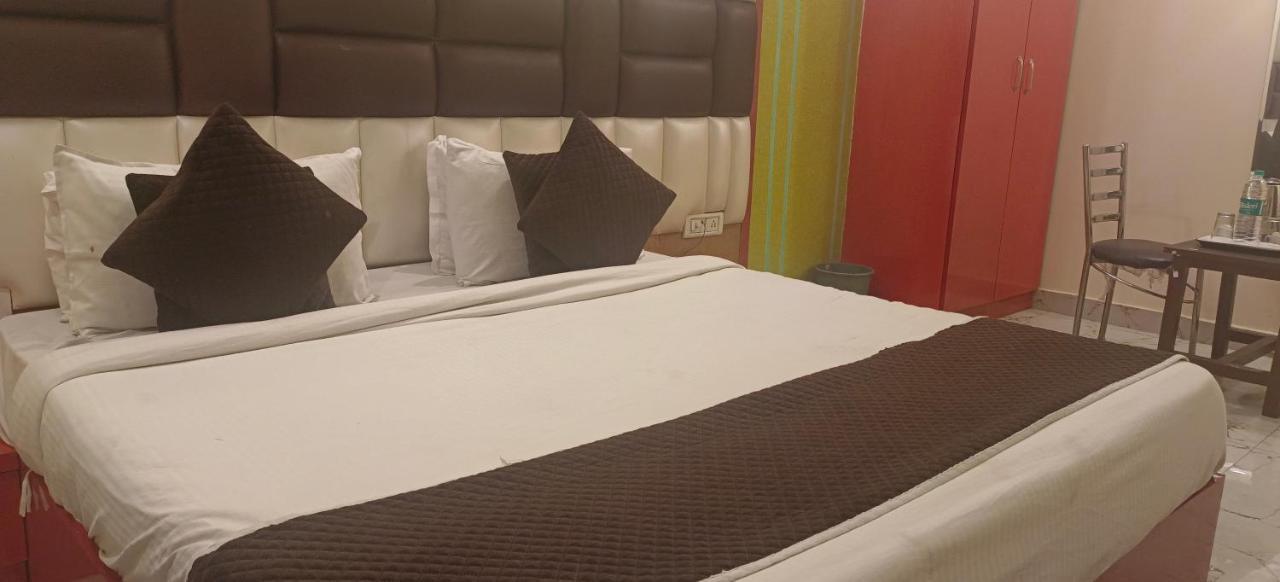 Airport Hotel Prince Palace By Byobhotels New Delhi Exteriör bild