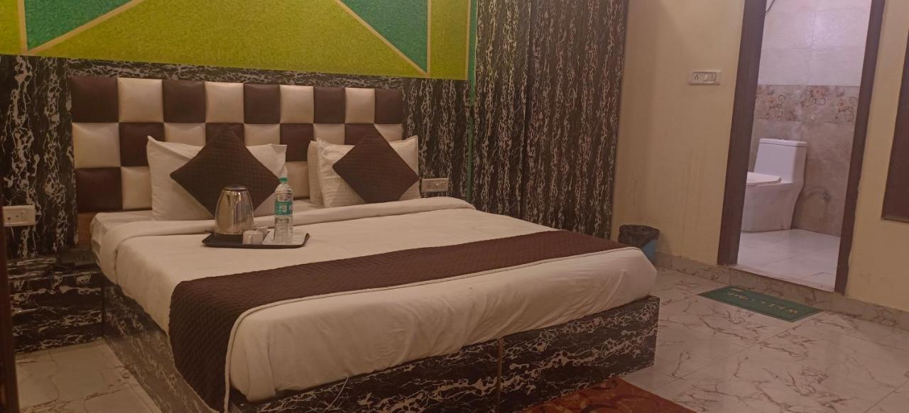 Airport Hotel Prince Palace By Byobhotels New Delhi Exteriör bild